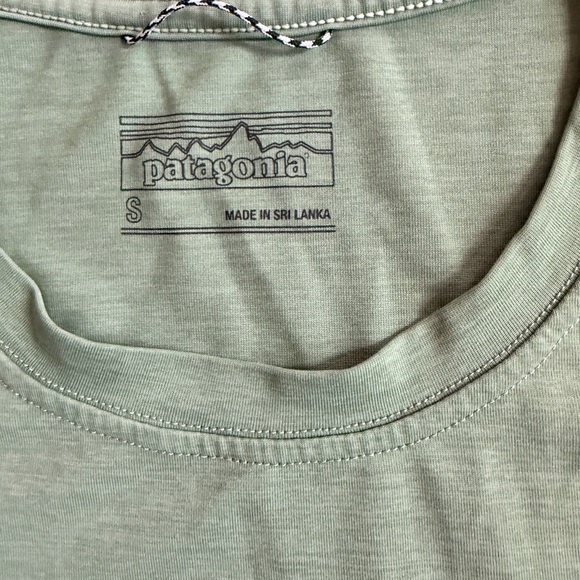 NEW Patagonia Women's Long-Sleeved Capilene® Cool Daily Graphic Shirt (45205) - Picture 9 of 10